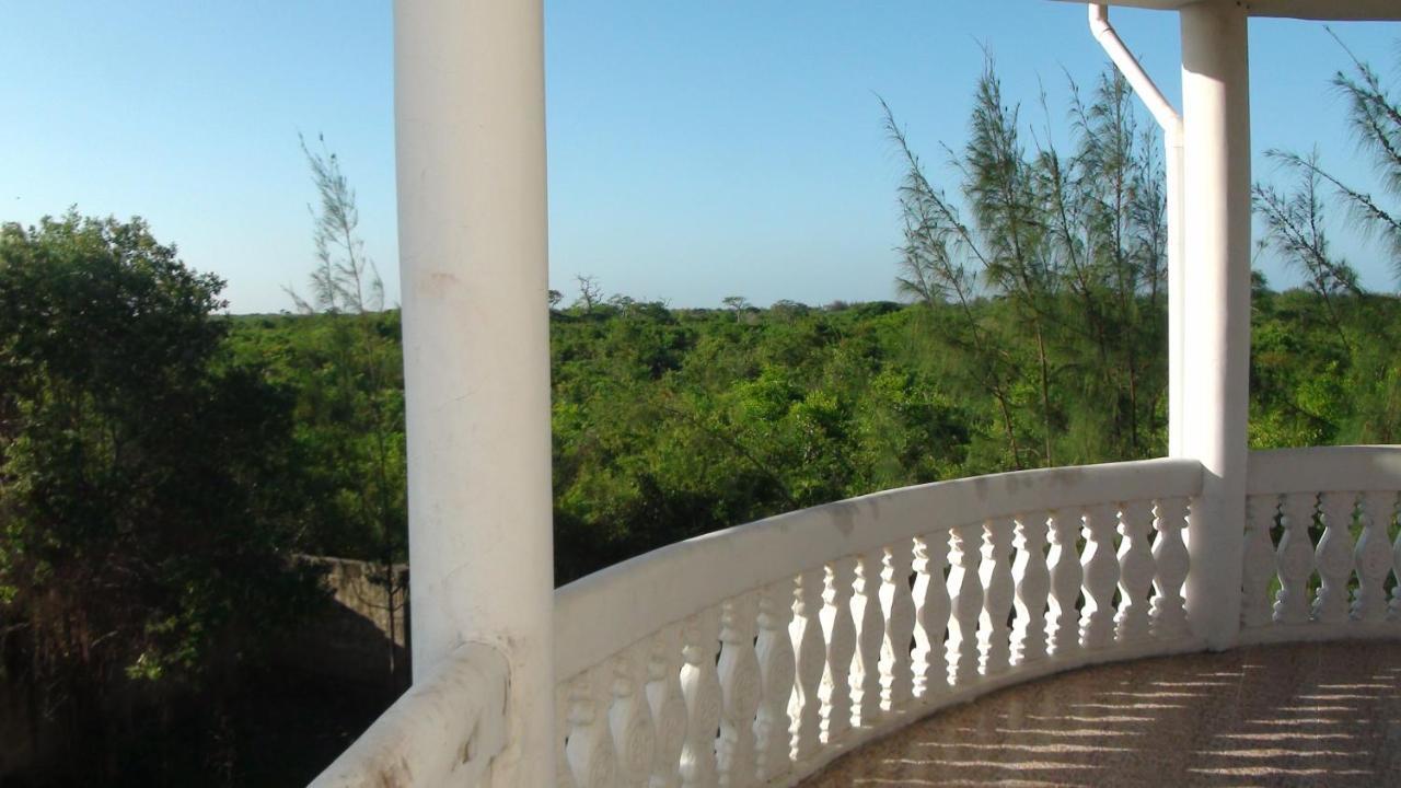 Crim Wind Freedom Hotel Джамбиани Екстериор снимка